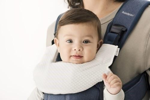 BABY BJORN TEETHING BIB FOR BABY CARRIER ONE
